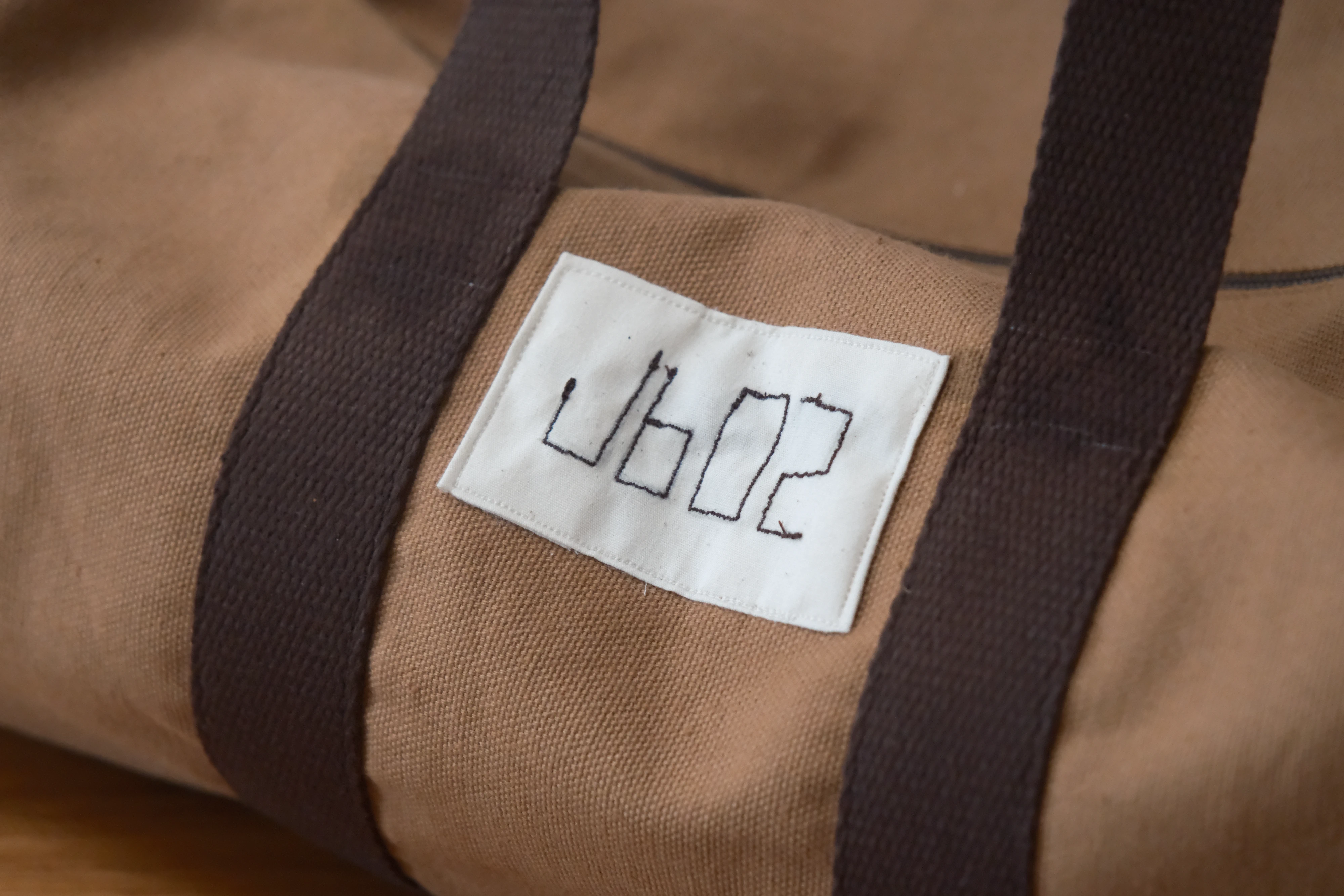 The bag’s label, Jb02